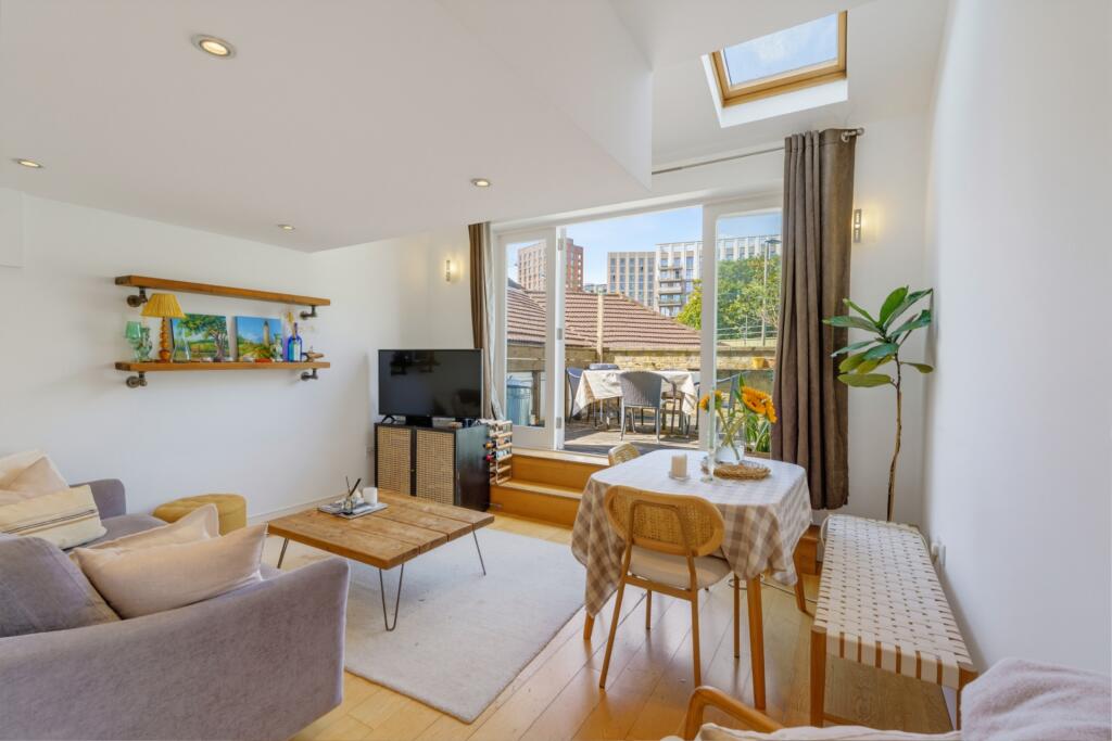 Apartment in London - View 5