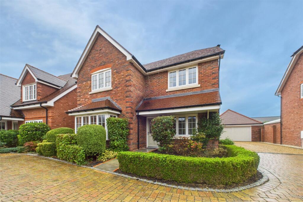 4-bed detached on Watersplash Lane, Warfield, Berkshire, RG42, £1,000,000