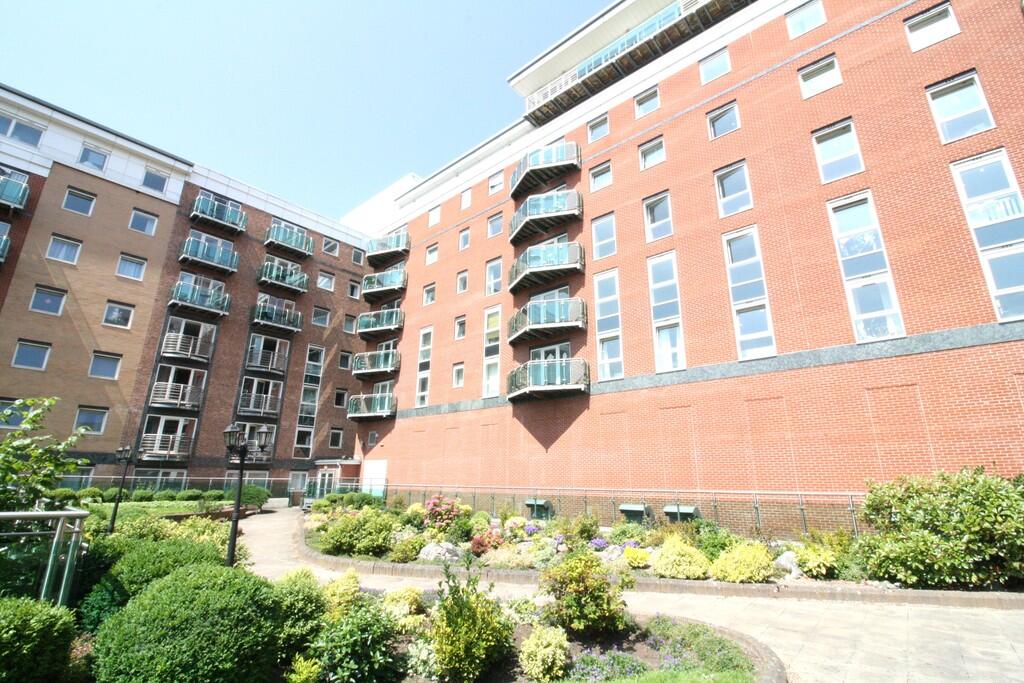 Main image of property: 3 bedroom apartment in Royal Plaza, 2 Westfield Terrace, Sheffield, S1 4GD