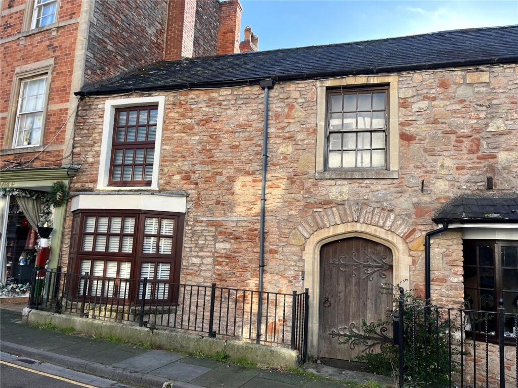 Main image of property: Pretty Cottage with courtyard garden - Central Wells