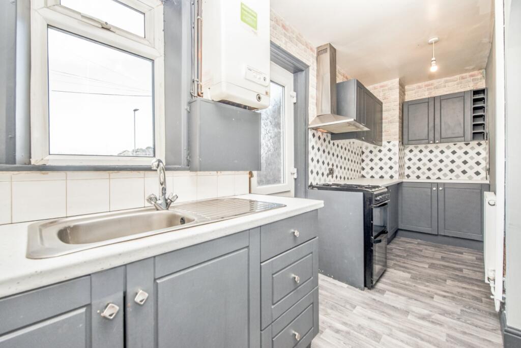 House in Kirklees, West End, Cleckheaton - View 4