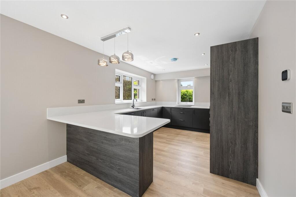 3 Silverdale Road, Arnside, Carnforth, Cumbria photo 4