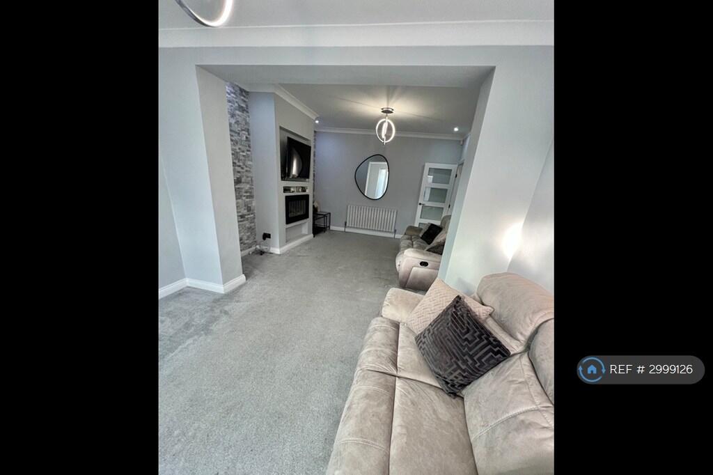 House in Blackburn, Lammack - More