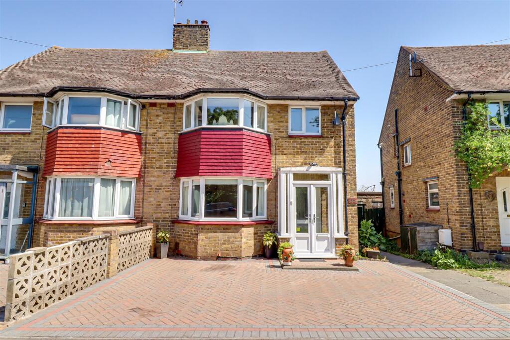Main image of property: Mountdale Gardens, Leigh-on-Sea
