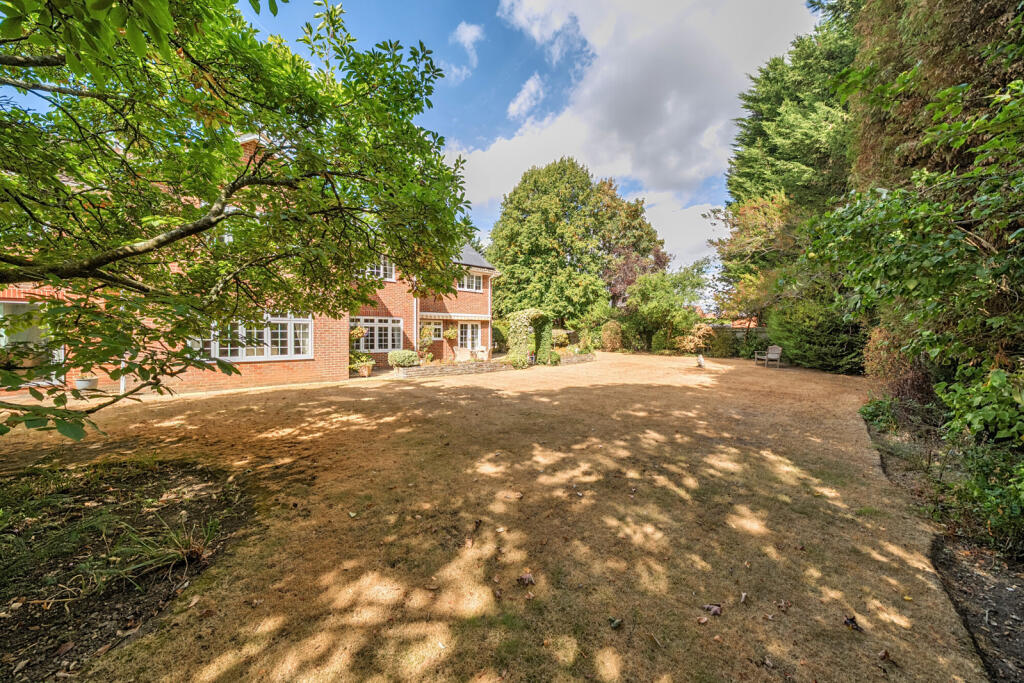 House in Slough - View 4