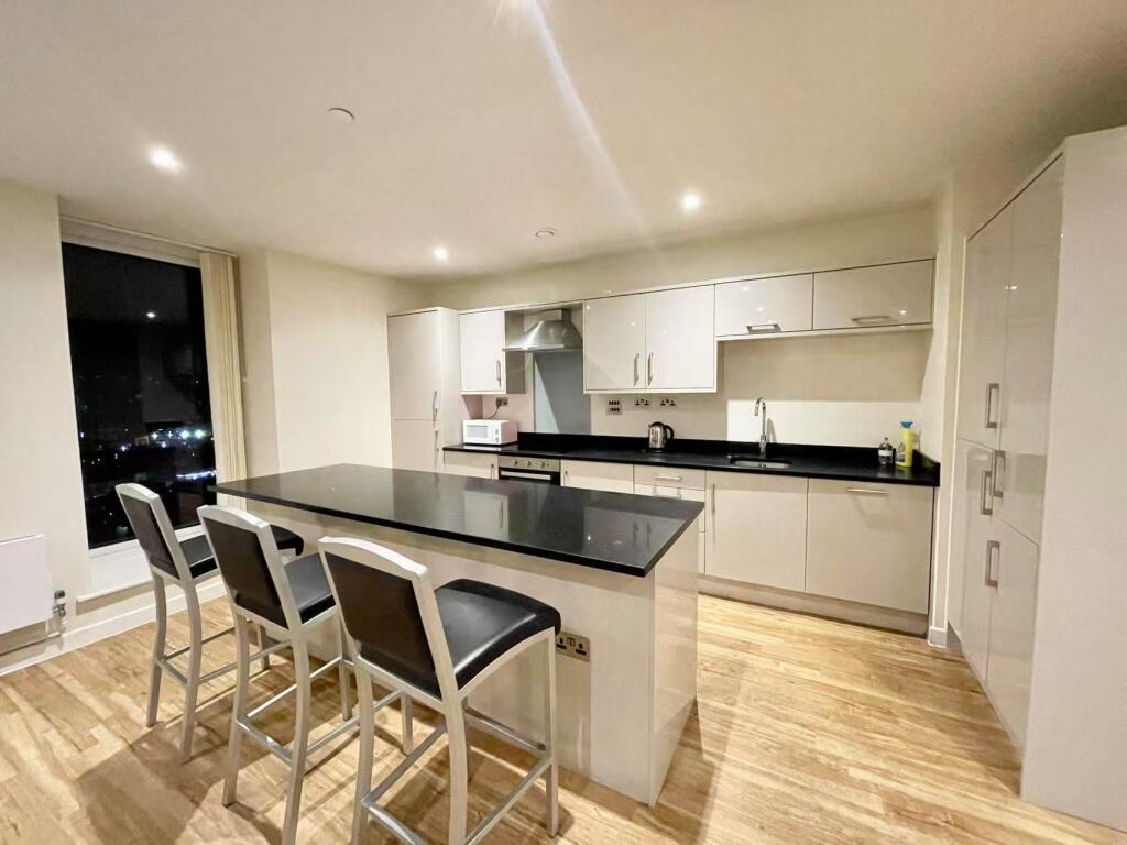 Apartment in Sheffield, South Yorkshire - View 4