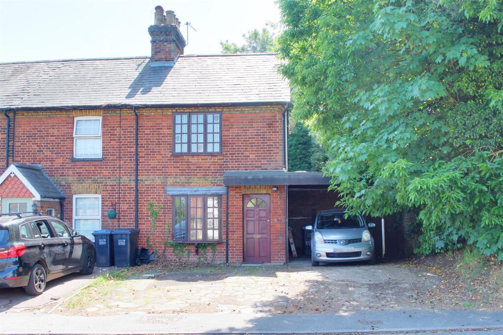 Main image of property: Dixons Hill Road, Welham Green