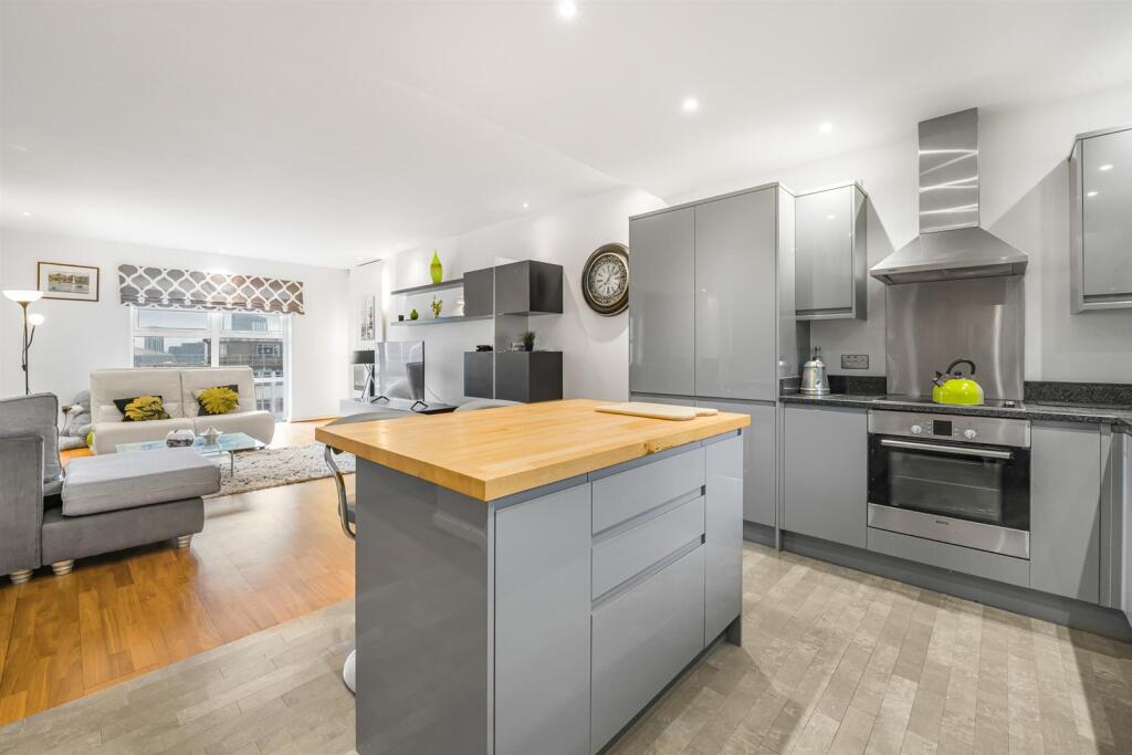 Apartment in Cardiff - View 5