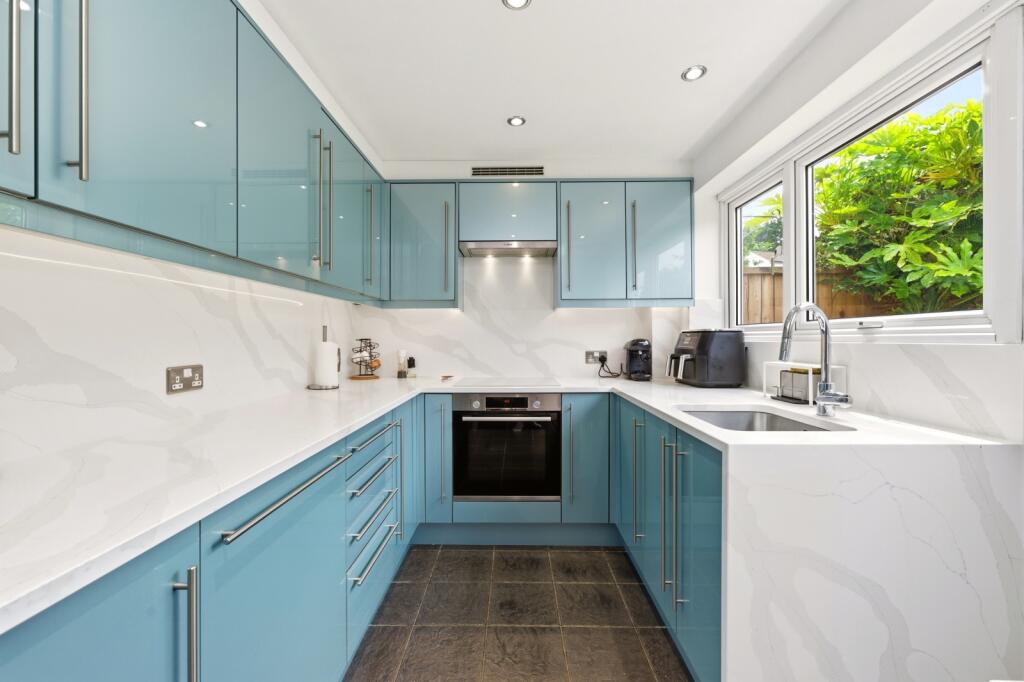 House in Harpenden, Batford - View 2