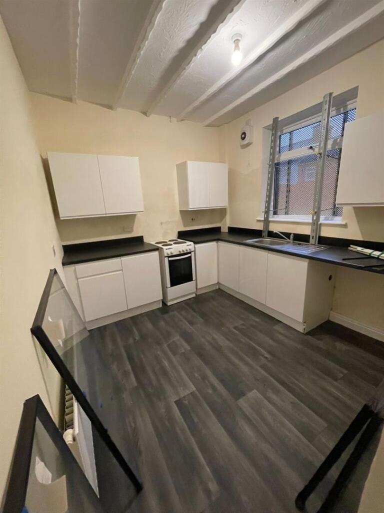 2-bed terraced on Harrow Street, Pontefract, £61,000