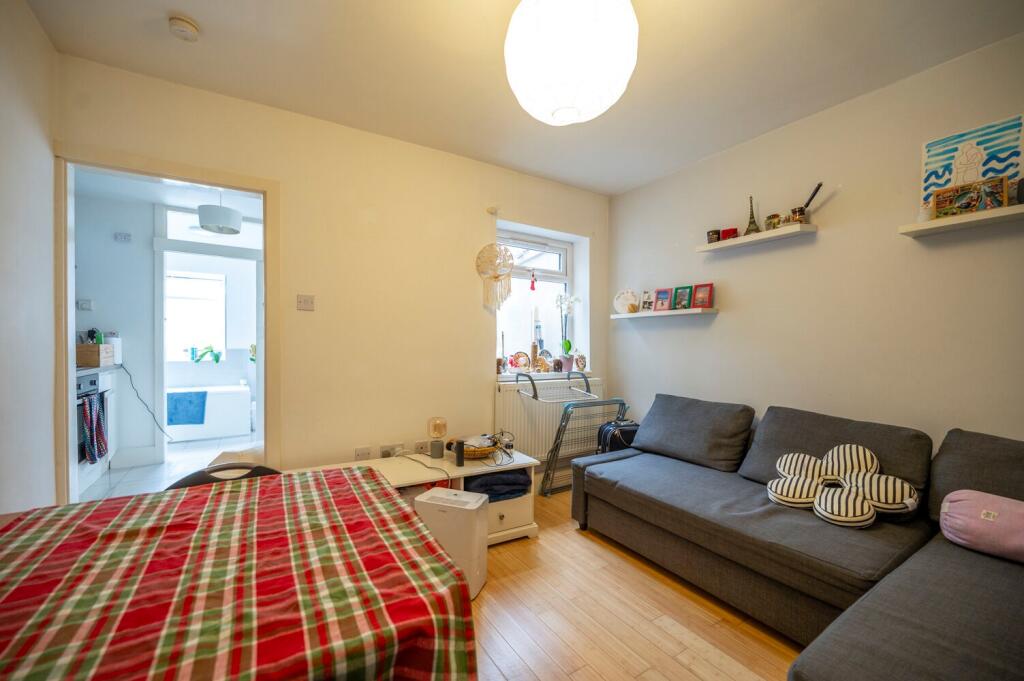 House in London, Forest Gate - View 5