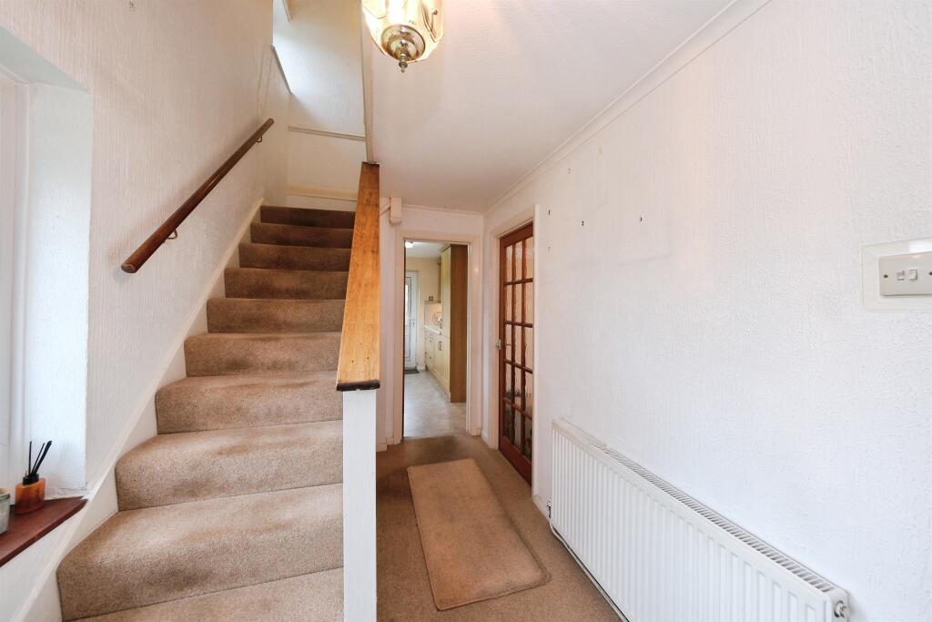 House in Chesterfield, Derbyshire - View 3