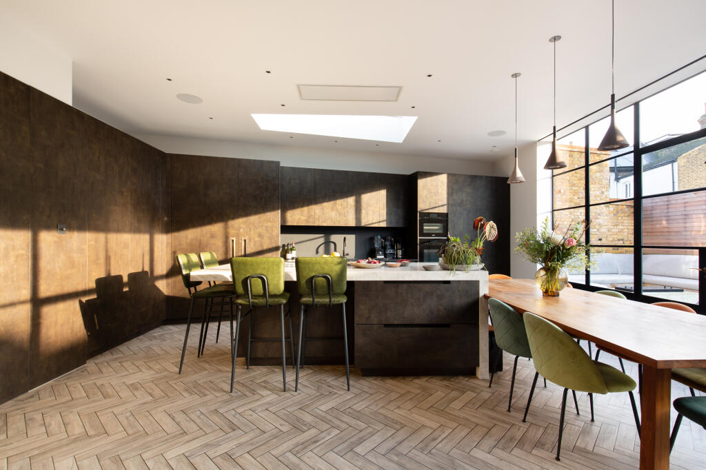 House in London - View 2