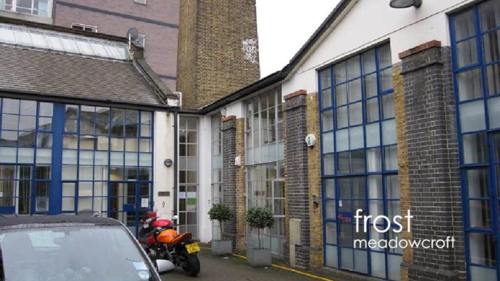 7 Glenthorne Mews Hammersmsith W6 to let West London Office for rent commerical property EXT Main.jpg