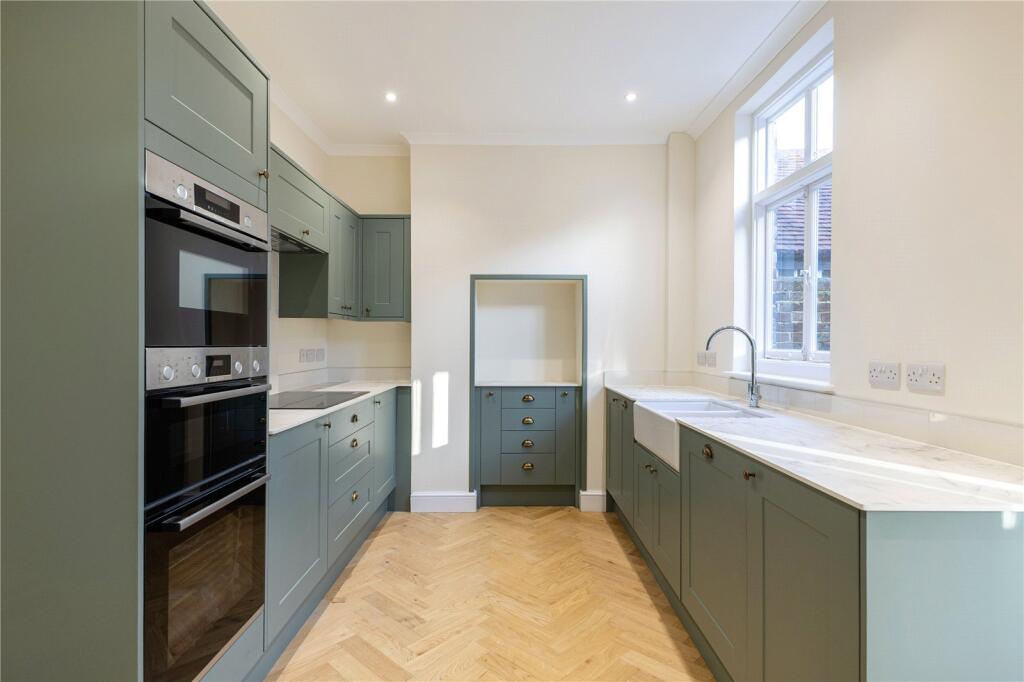 Lower Street, Fittleworth, West Sussex, RH20 photo 2