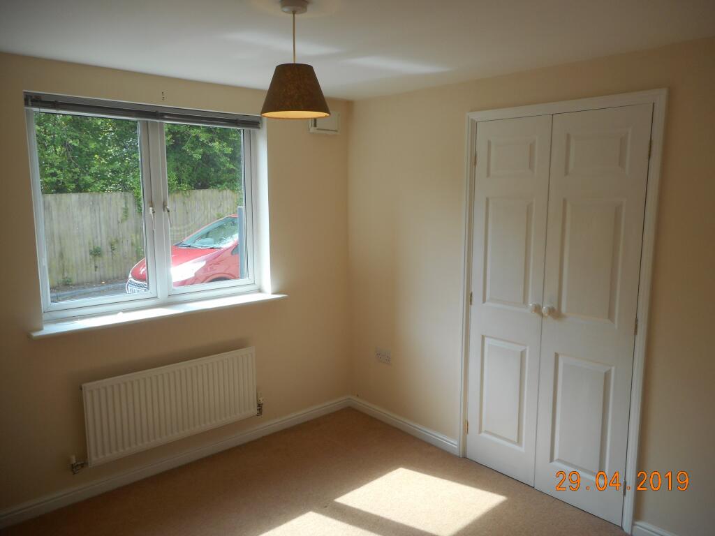 House in Newport - More