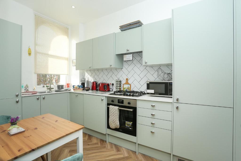 Apartment in Canterbury - View 5