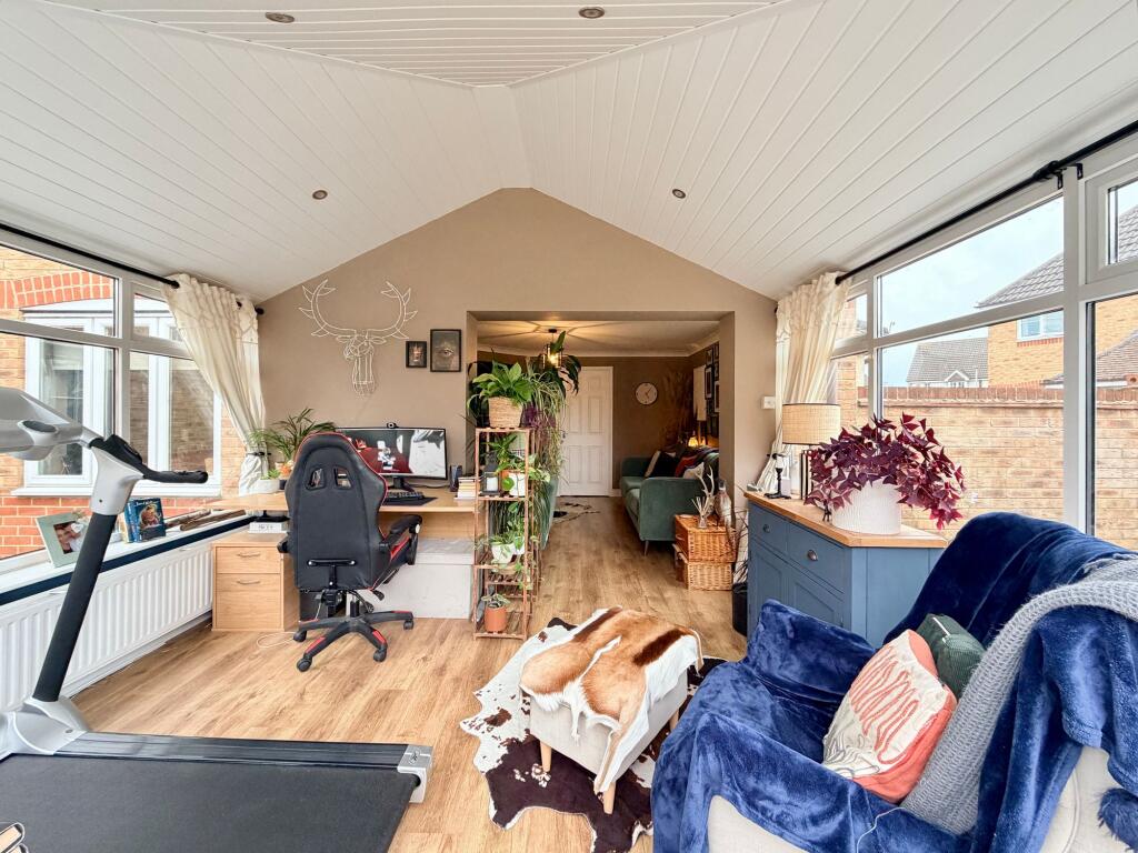 House in South Oxfordshire, Ladygrove, Didcot - More