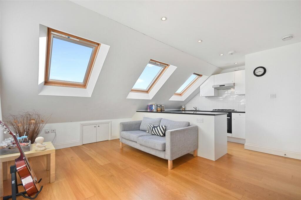 Apartment in London - View 5