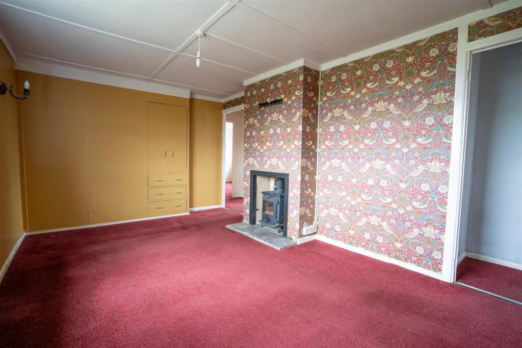 Halesworth Road, Cookley photo 4