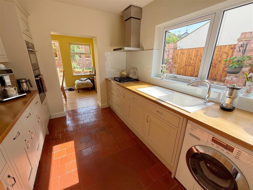 Kendall Avenue, Stratford-Upon-Avon - View 6