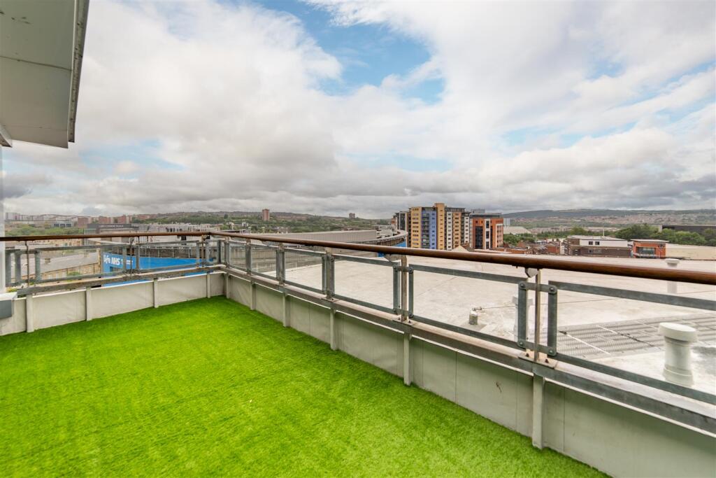 Apartment in Newcastle upon Tyne, Grainger Town - View 3