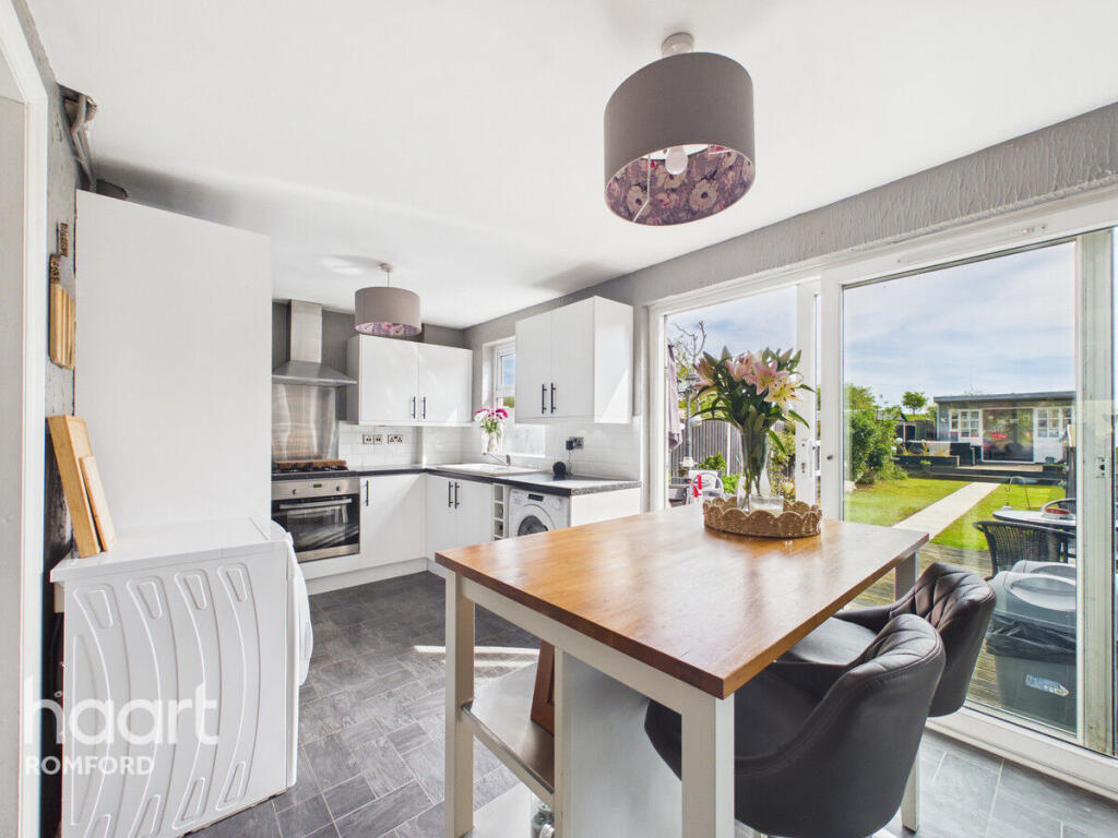 3-bed terraced on Seabrook Gardens, Romford, £450,000