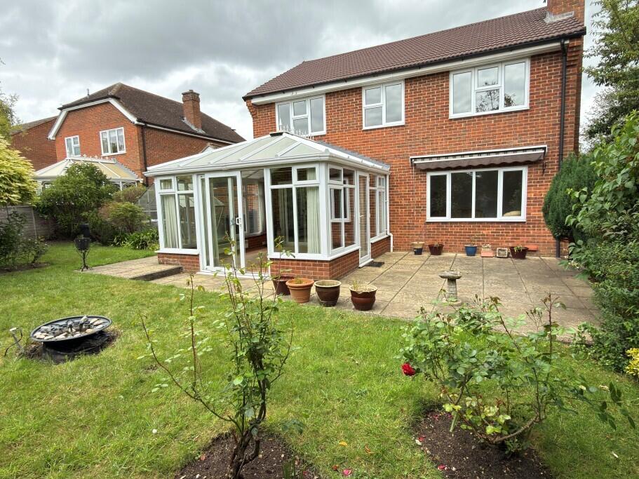 Butts Hill Road, Woodley, Reading, Berkshire, RG5 photo 4