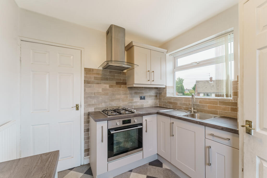 House in Wakefield, Eastbourne, Chequerfield - View 2