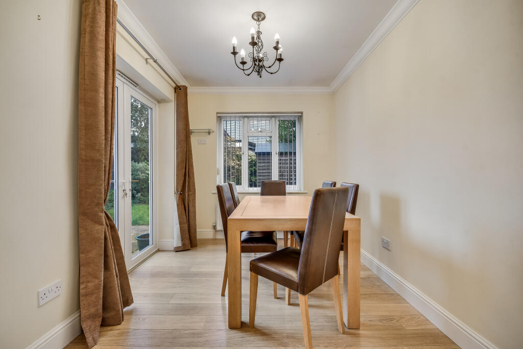Docklands Avenue, Ingatestone photo 3