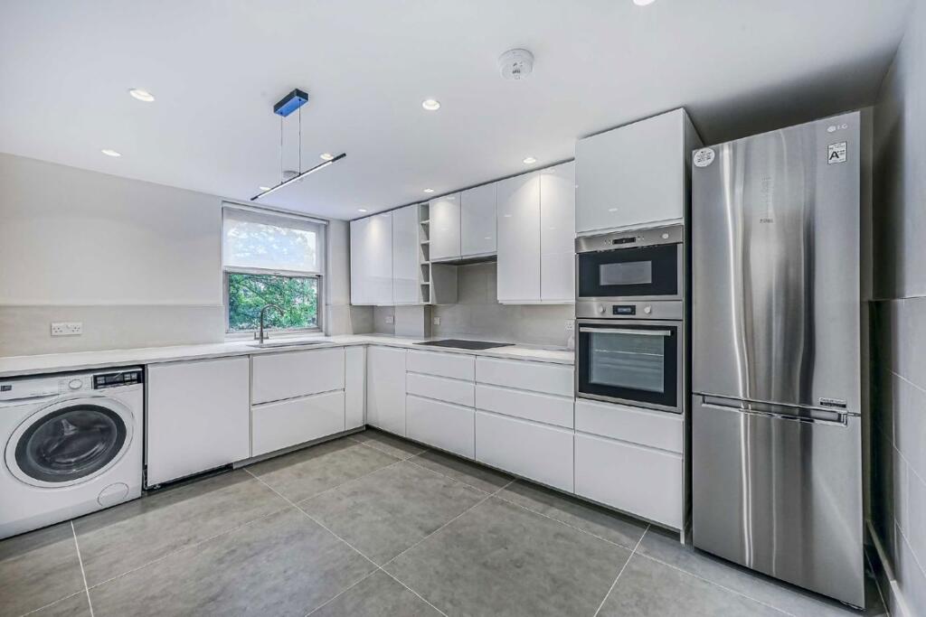 3 bedroom flat for rent