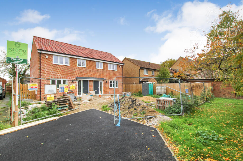 3-bed semi-detached on Chestnut Drive, Soham CB7 5FW, £333,000