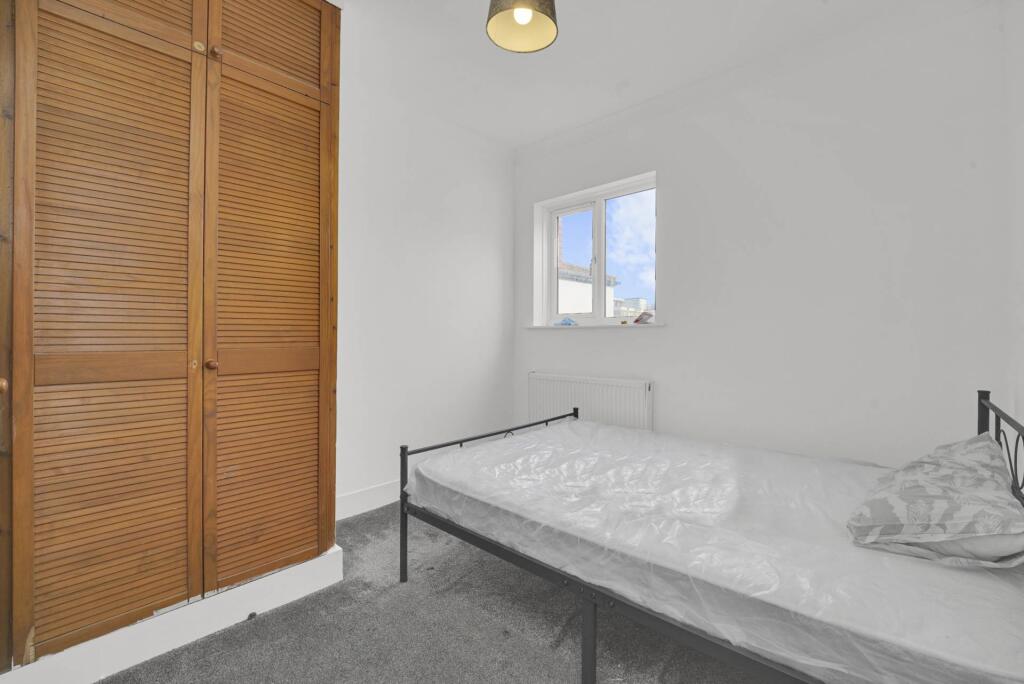 Apartment in London, Leyton - More