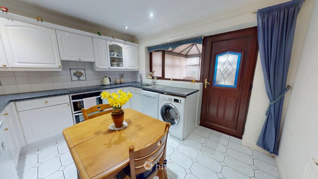 Hall View Road, Rossington, Doncaster, DN11 photo 2