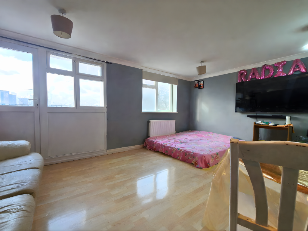 Main image of property: Oak Crescent, London, E16