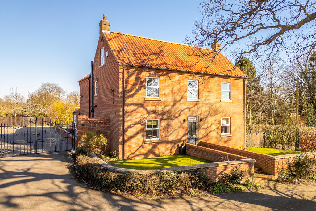 5-bed detached on Rasebrook Farm, North Street, Middle Rasen, Market Rasen, Lincolnshire, LN8 3TS, £750,000