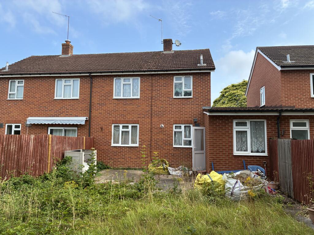 44 Burnham Road, Tadley RG26 4QW photo 2
