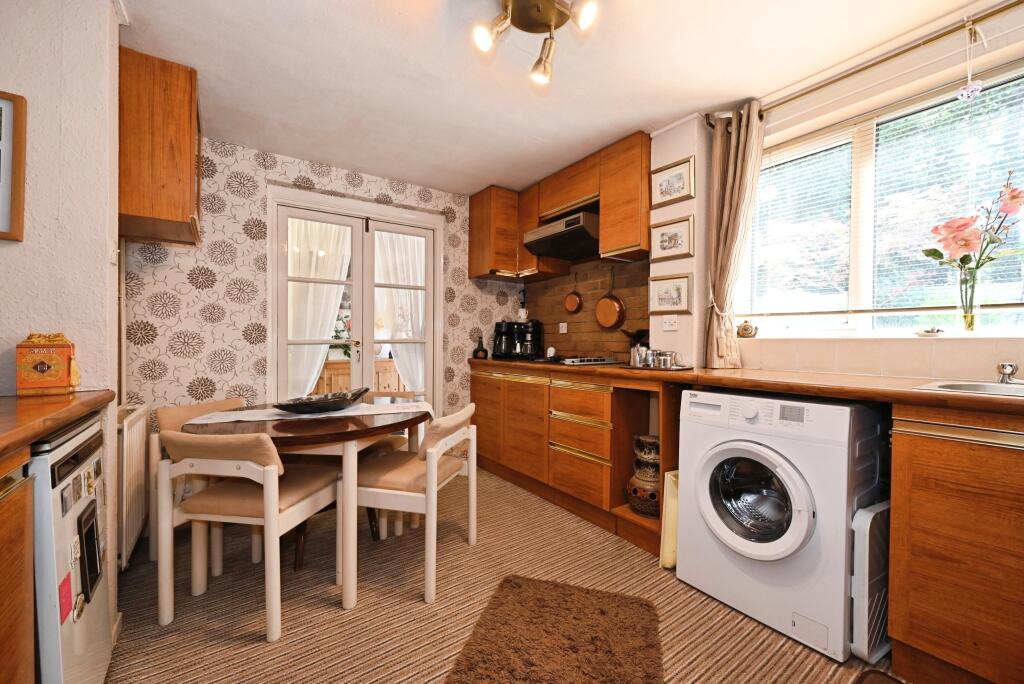 House in Bracknell - More