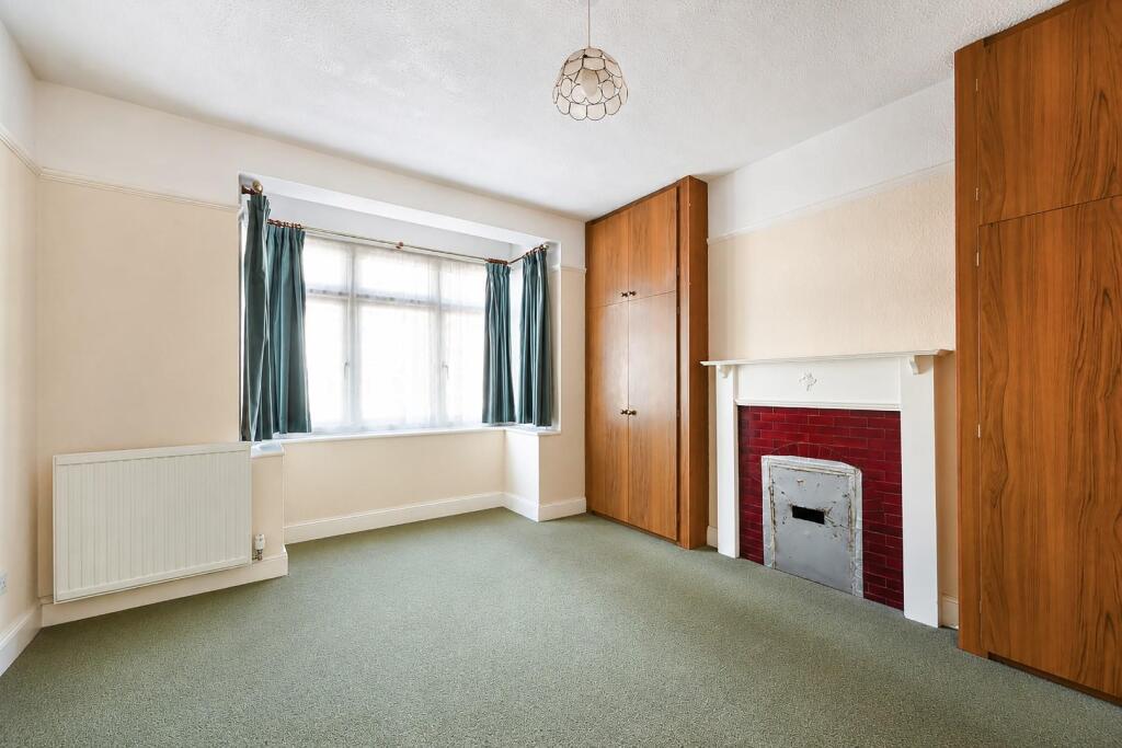 Apartment in Kingston upon Thames - View 5
