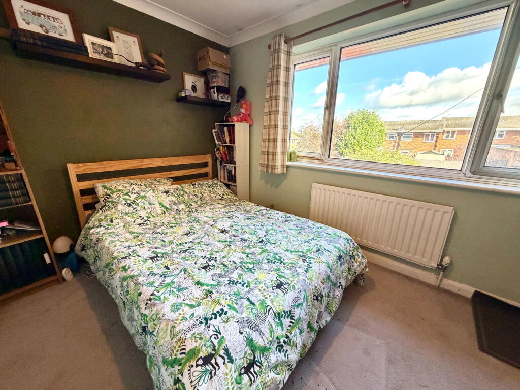 A Spacious Property Offering Excellent Value For Money As A First Home - Albury Close photo 4