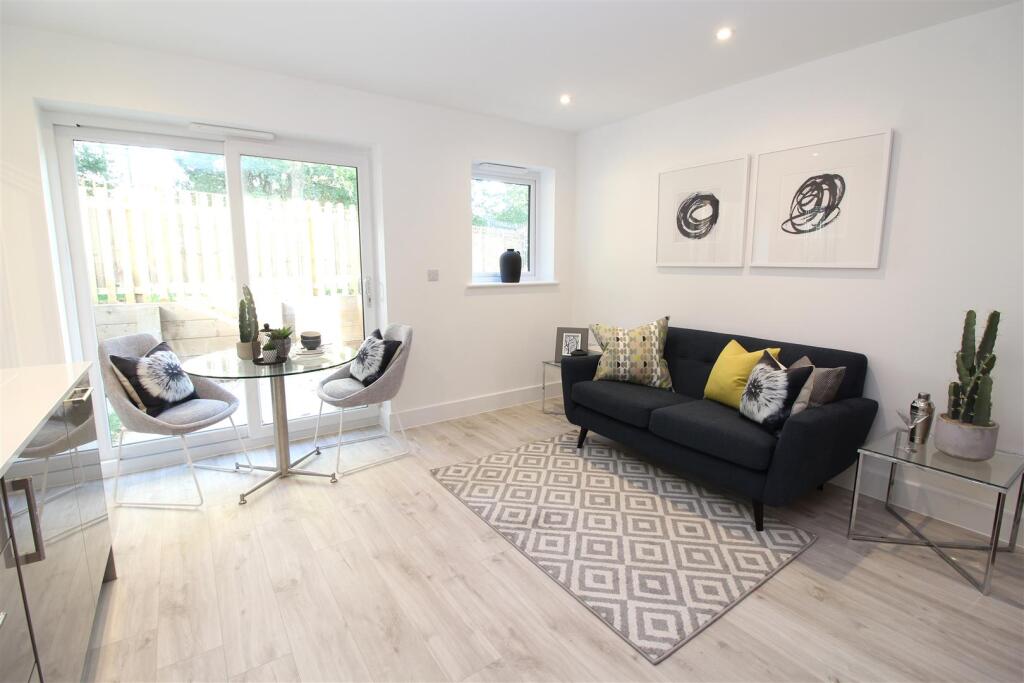15 Sandridge Park, St Albans photo 3