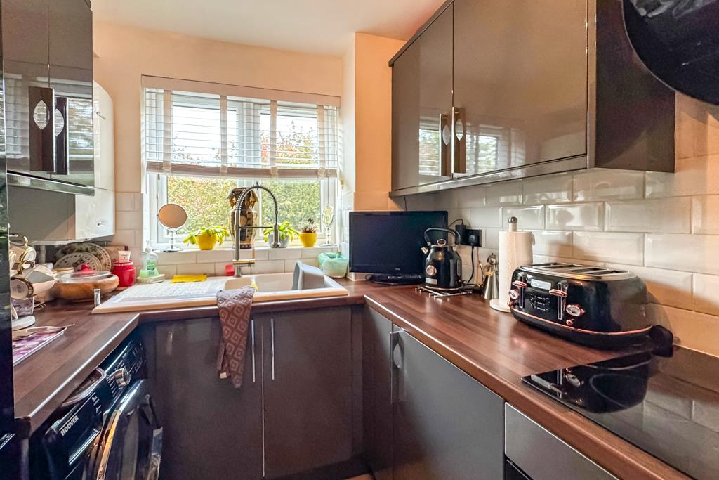 Apartment in Rochford, Hawkwell - View 3
