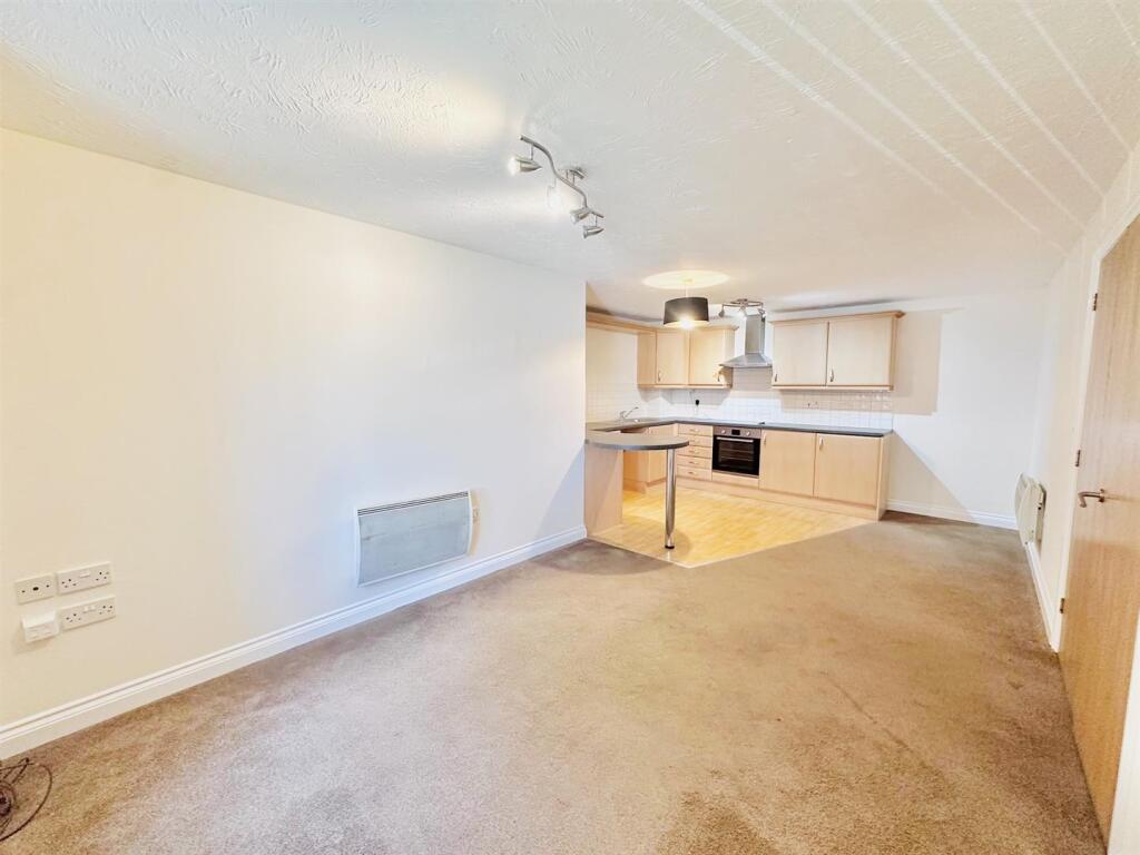 Main image of property: 454 Quinton Road West, Quinton
