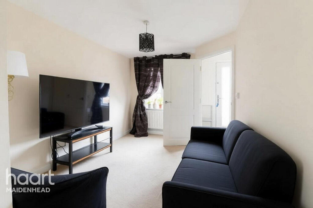 House in Slough - View 4