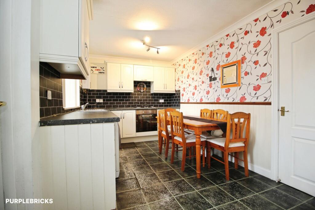 House in Wakefield, Moorhouse - View 4