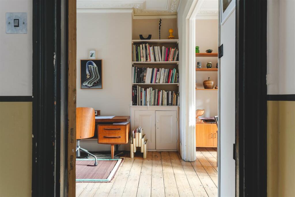 House in London, Clapton Park, Homerton - View 3