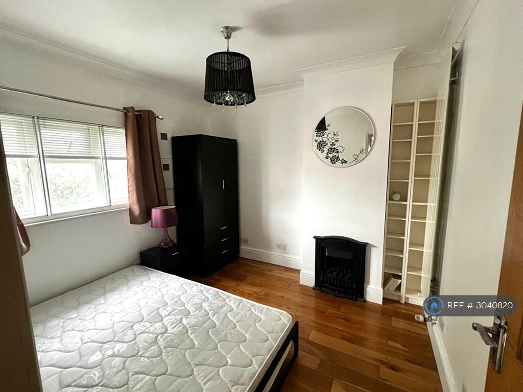 House in London - View 5