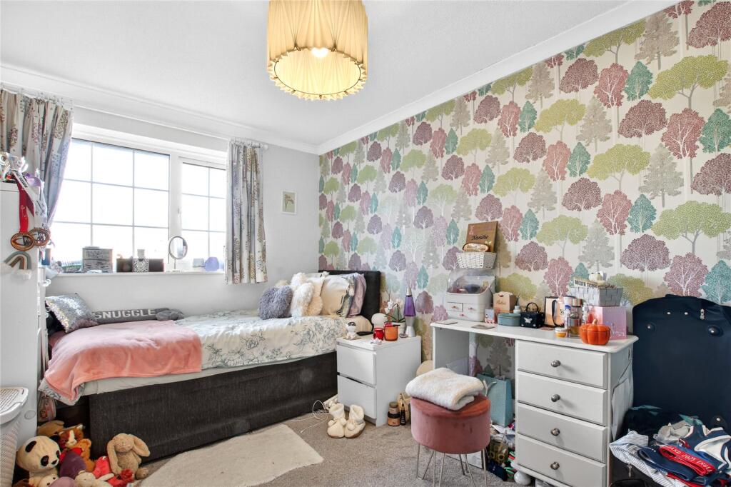 Ashbourne, Bracknell, Berkshire, RG12 - More