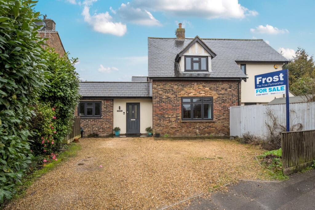 Main image of property: The Common, Flackwell Heath, High Wycombe, Buckinghamshire, HP10