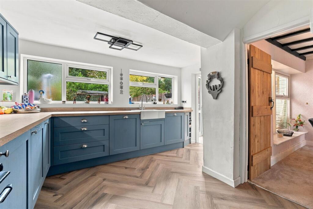 Lower Road, Barnacle, Warwickshire, CV7 9LD photo 3
